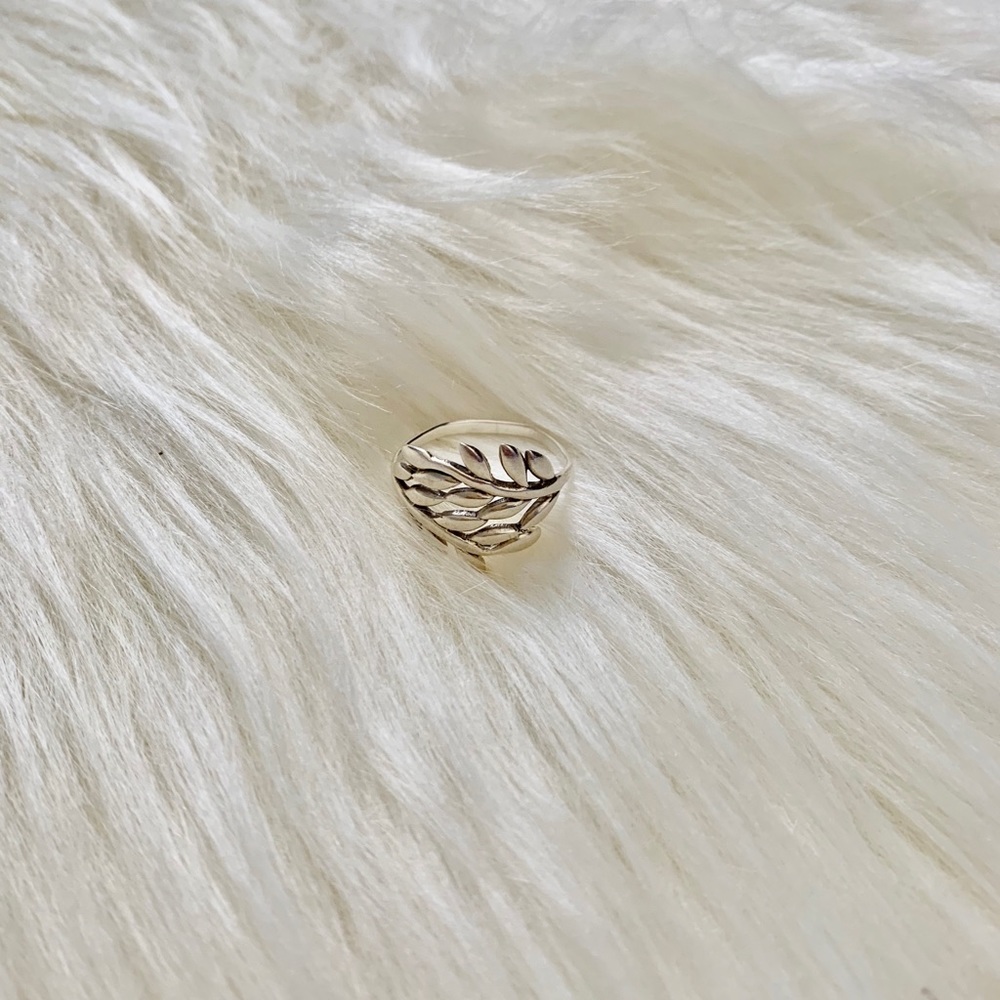 Sterling silver ring sz 8